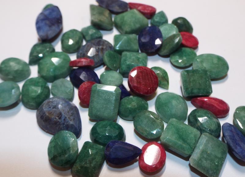 200 Carats Wholesale Lot Gemstones Ruby, Emerald, Sapphire