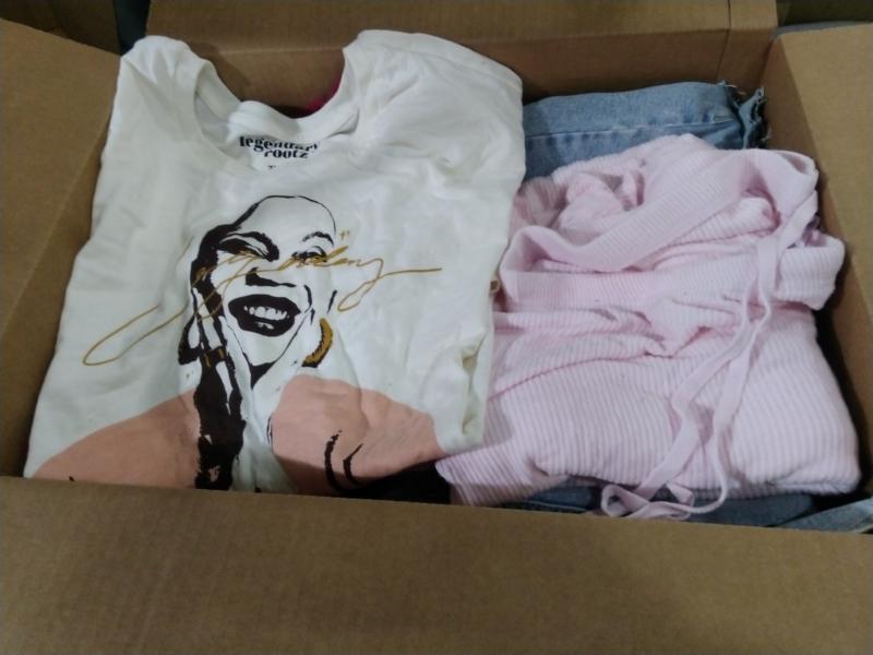 General Merchandise- Isabel Maternity by Ingrid & Isabel, Valentine's Graphic Cardigan - MSRP $205