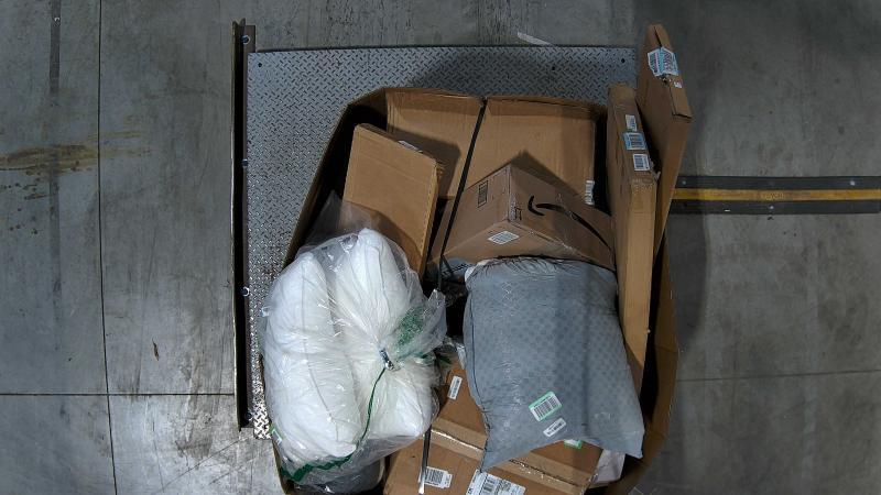 Home - Elite Gourmet 4 Slice Countertop Toaster Oven, NANPIPER Sherpa Blanket - MSRP $1,359