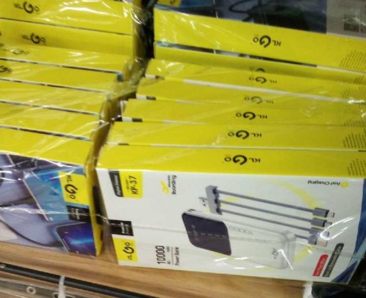 10000 mAh Power Bank with Built in Cables Cords Wires