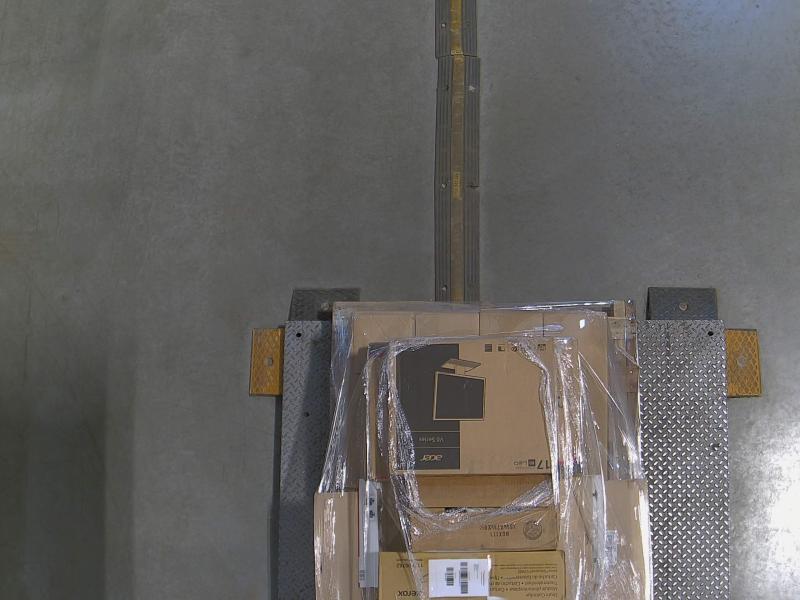 Poly Savi 8445 Convert Headset, DELL PRO Thunderbolt 4 Smart Dock, POLY HIC-10 Cable, SANSUI Monitors - MSRP $6,495