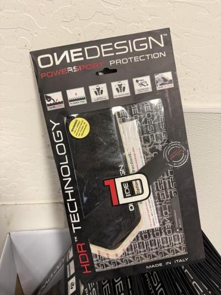 Motorcycle Tank Pads - 806 Items MSRP: $67,861.40