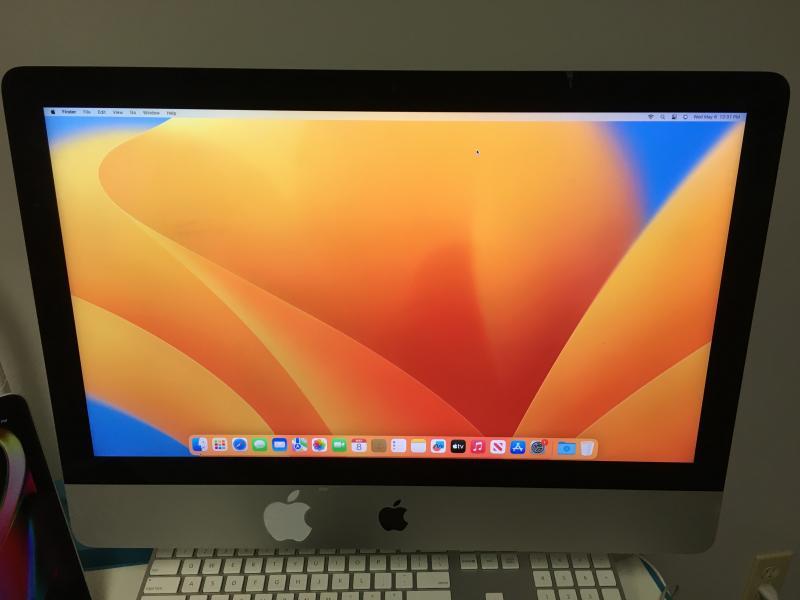 iPhones, iPads, Apple iMacs 21.5" All-in-One & Accessories