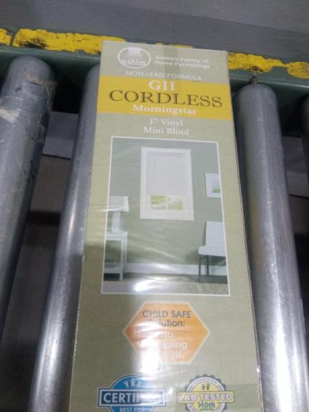 Unprocessed Manifested AMZ LPNs - Jonathan Y Area Rug, Monitor Privacy Screen, King Mattress Topper - MSRP $2,992