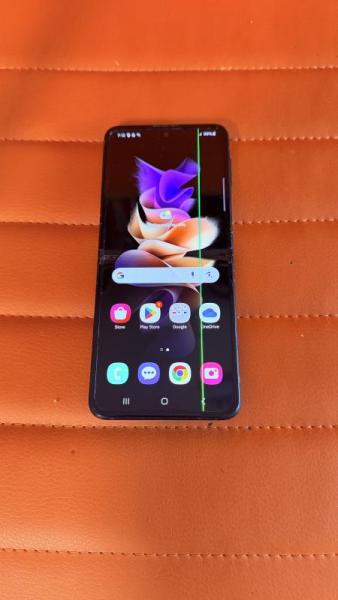 Unlocked Samsung Galaxy Z Flip3 5G, 25 units, MSRP: $24,978