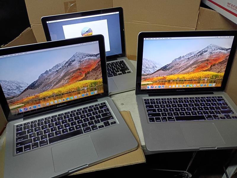 LOT OF 3 / MACBOOK PRO