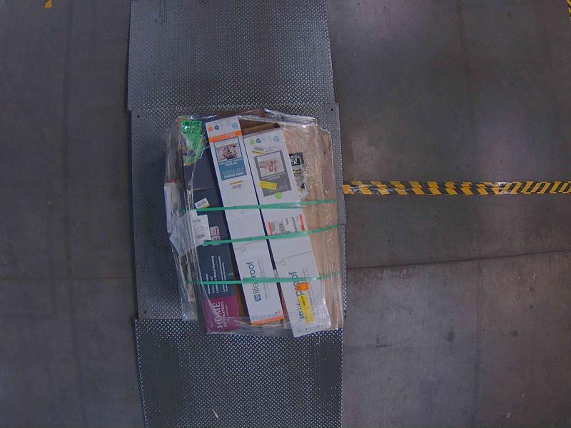 Flooring & Rugs - HARDWOOD REFLECTIONS Butcher Block Shelves, Lifeproof, HDC, Daltile, Marazzi - Est Retail $1,896