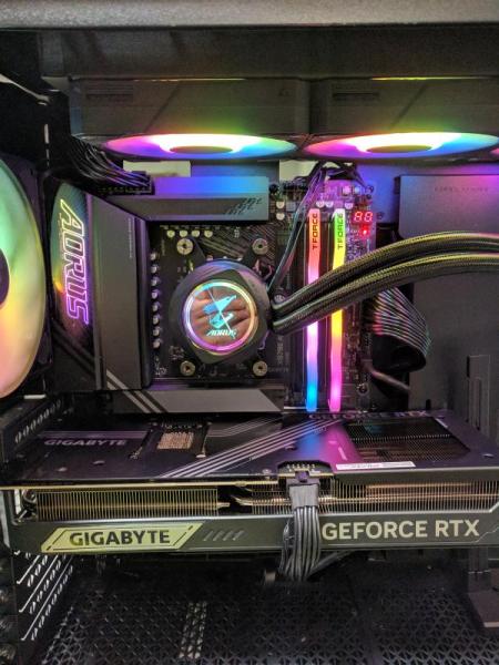 RTX 5080, RX 7800 XT, PC Gaming Desktop Lot & More - $5.9K - 2 qty.