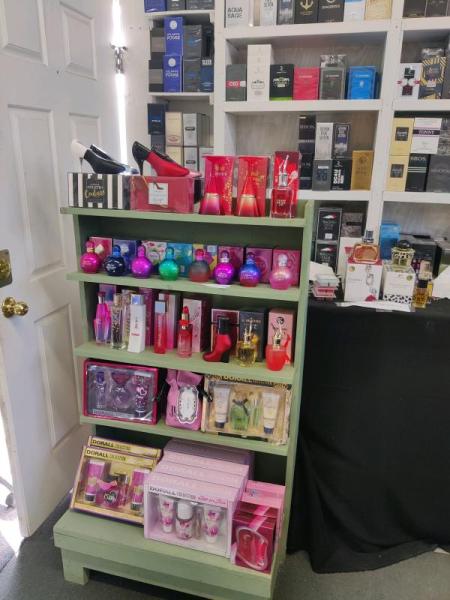 65 piece YEAR END OVERSTOCK Fragrances, Bath & Body Beauty Styles