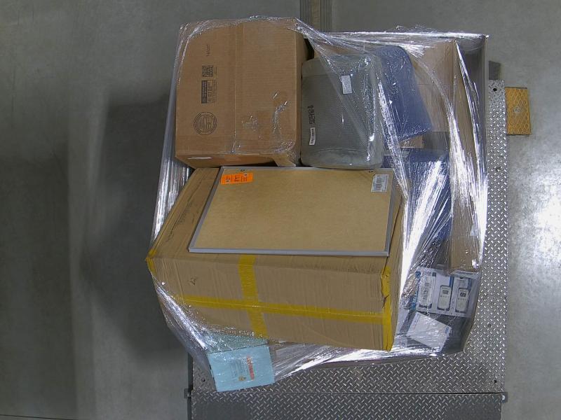 General Merch - Wellington Luggage Set, iPad 11th Gen 256GB, Fitbit Versa Smartwatch - MSRP $5,480