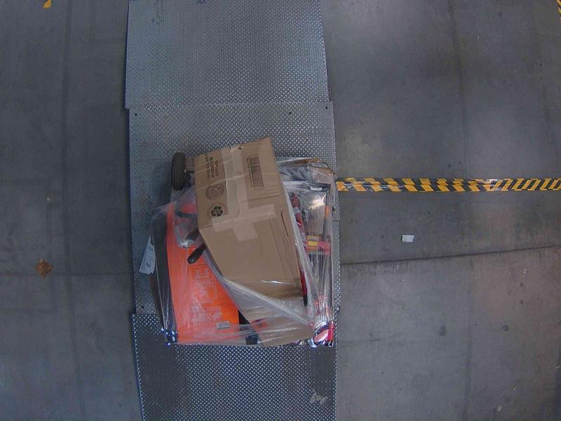 Seasonal - Megamaster 3-Burner Propane Gas Grills, Milwaukee Hand Truck, Libman, Vigoro, Quickie - Est Retail $804