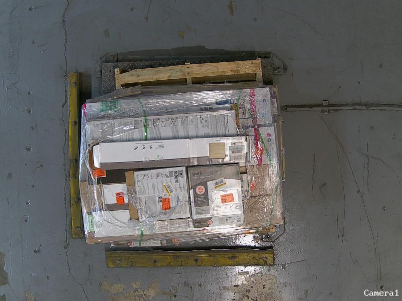 Flooring & Rugs - Daltile, Lifeproof, TrafficMaster, HDX, QEP, Everbilt, HDC, FloorMuffler - Est Retail $1,214- 2plts