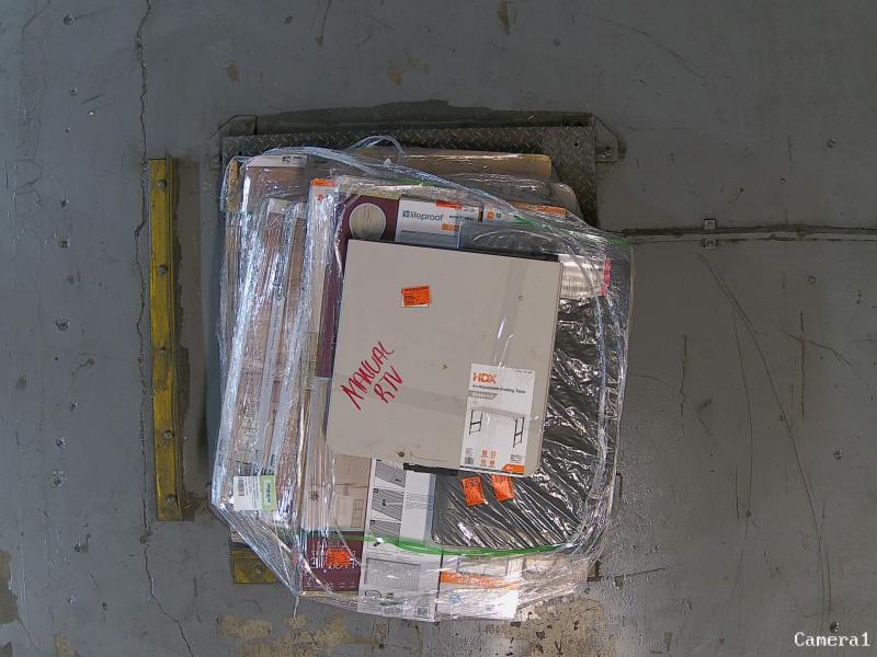 Flooring & Rugs - Cap A Tread Essential Oak, Armstrong Floorings, Closet Evolution, HDX - Est Retail $1,088- 2plts