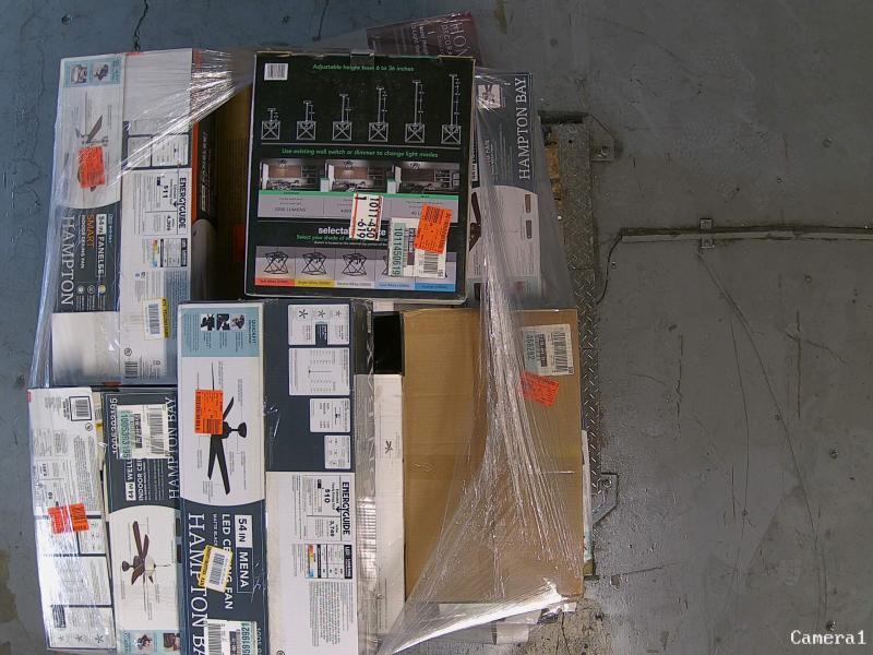 Lighting & Electrical - Hunter, LIFX, HDC, Metalux, Feit Electric, Hampton Bay, Globe Electric - Est Retail $5,061