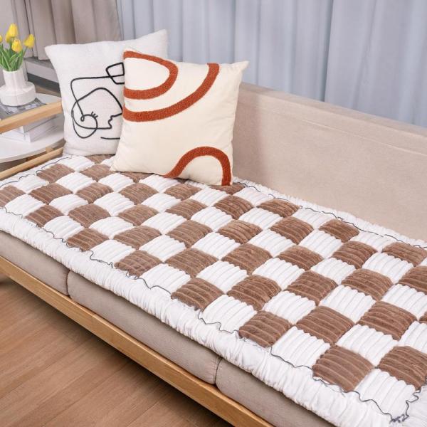 Pallet of Flying Paws Dog Couch Cover Protectors - MSRP $999