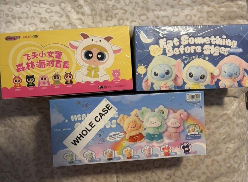 Mixed Lot: Full Case of Plush Pendants & Assorted Items