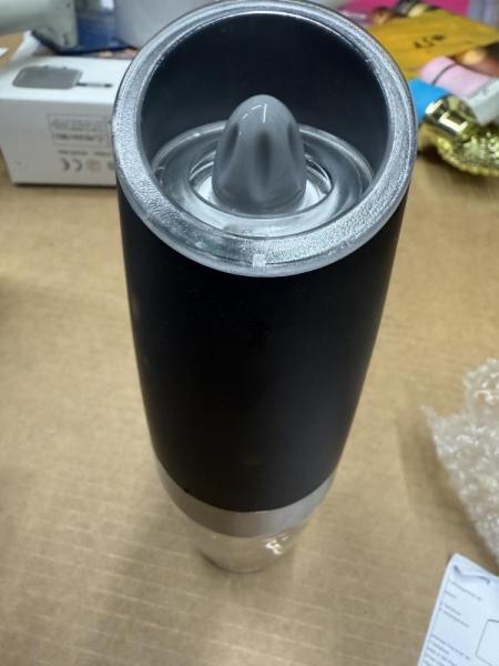 Combination Kitchenware Lot – 6-Piece Non-Stick Knife Set & Electric