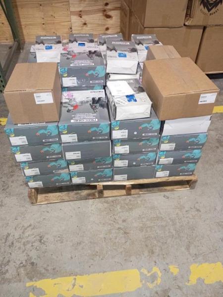 WINTER TIME LOT HERE!!! GREAT DEAL WITH A RETAIL VALUE OF $3.8K!!!!