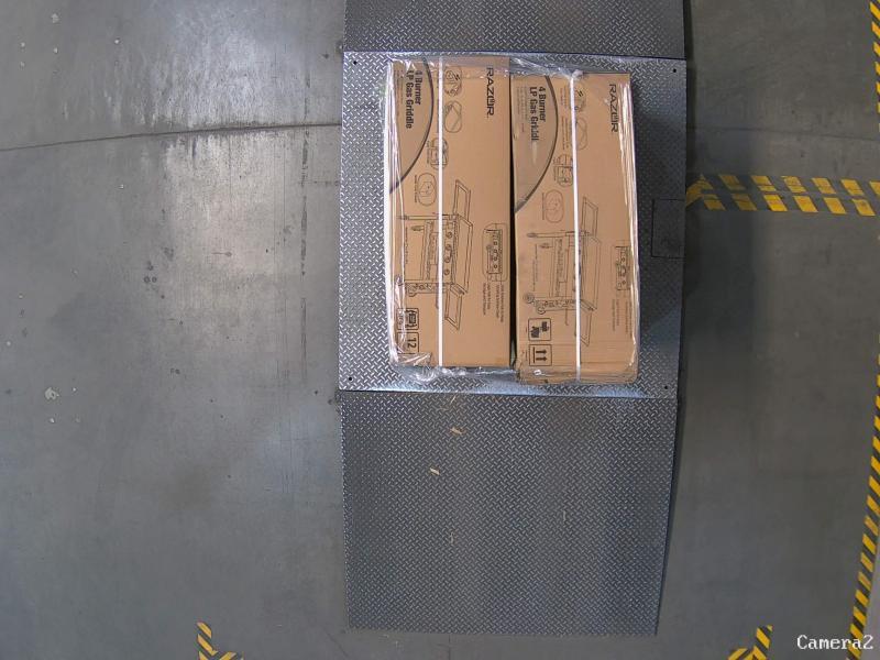 General Merchandise - Razor 37 in. 4-Burner Portable Propane Gas Griddle Flat Top - Est Retail $872