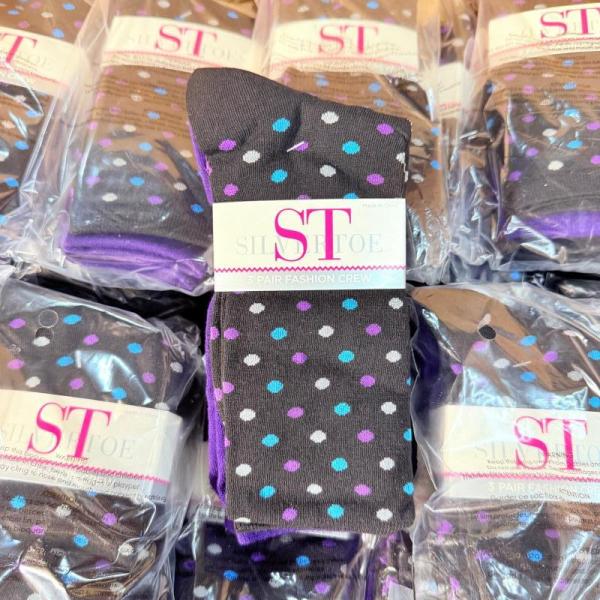 New Bulk Lot of 250 Packs of Gildan Womens Crew Sock Packs MSRP $6,786