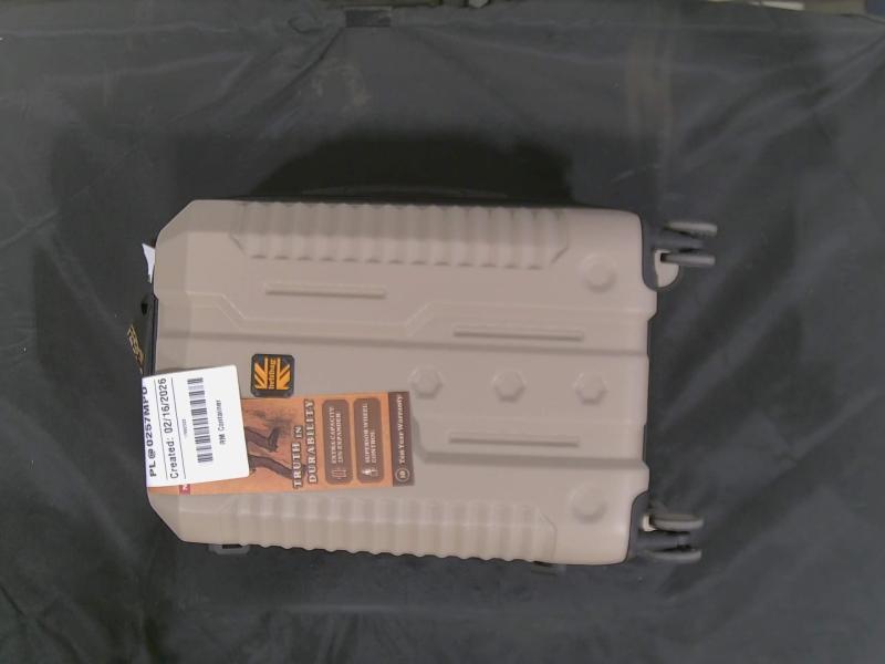 Luxury Department Store - Returns Luggage