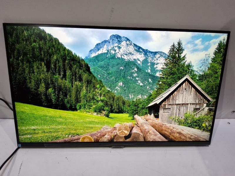 A Grade - Samsung - 32" ViewFinity S7 4K UHD Monitor with HDR - Black - MSRP $450