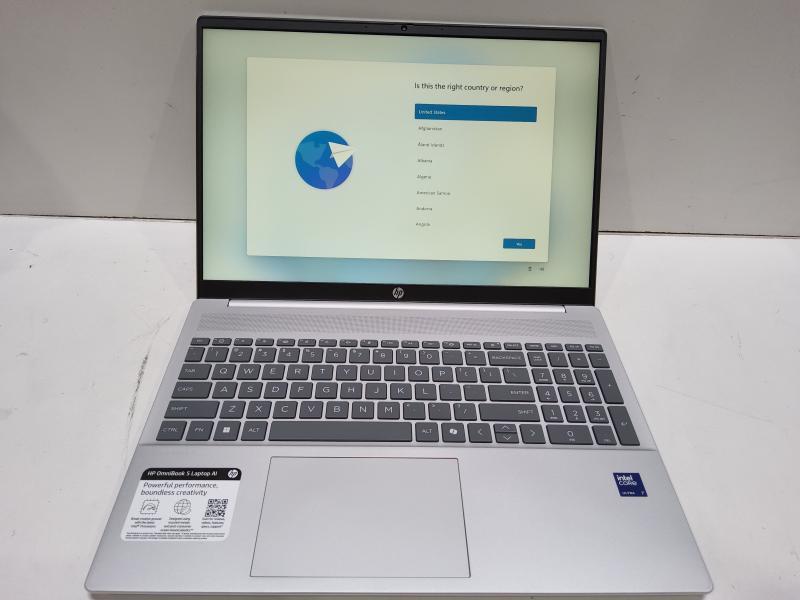 A Grade - HP OmniBook 5 16" 2K Laptop, Copilot+ PC, AMD Ryzen AI 5 340, 16GB RAM, 512GB SSD - MSRP $629