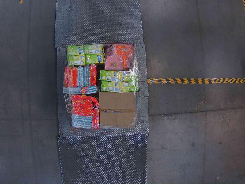 Bed Bath & Home-  Spin and Span Dust Pan, SS STEEL BRITE, Brillo Basics Oven Cleaner  - MSRP $6,961