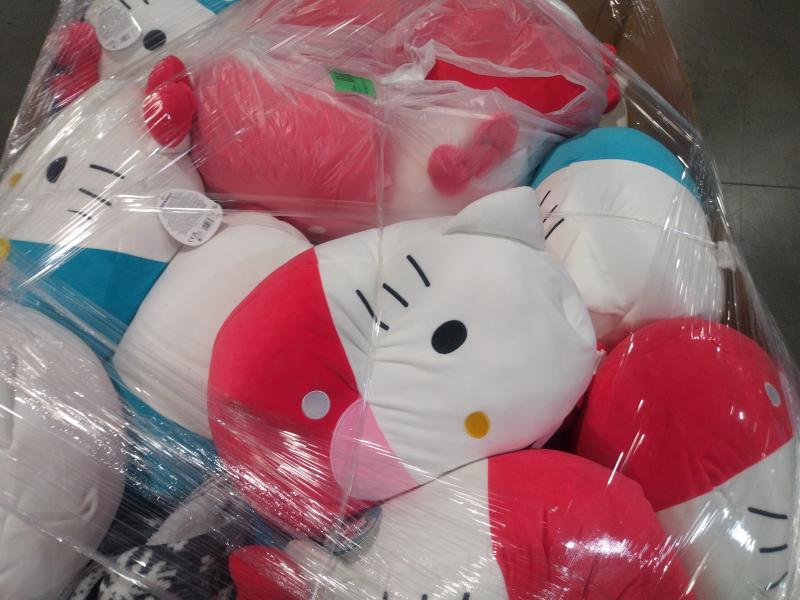 Novelties & Collectors' Items - Festive Voice Light-Up Truck, Zuru Snackles Plush, Snowflake Blanket - MSRP $1,192