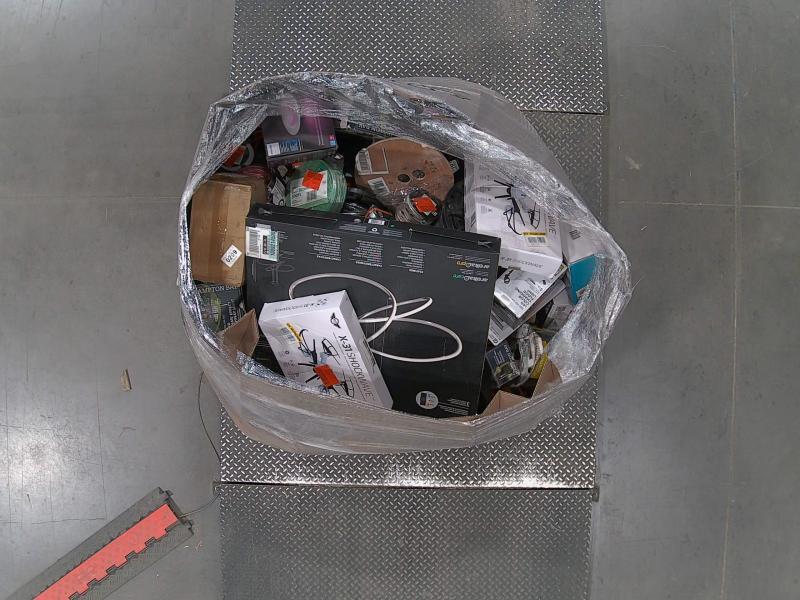 Lighting & Electrical - Southwire Power SOOW Cord, Commercial Electric, Lithonia Lighting, Metalux - Est Retail $2,417