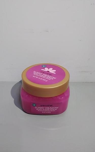 Health & Beauty - Flamingo Razor Blade Refill Cartridges, One+other Sugar Scrubs, CVS Body Washes - MSRP $2,613