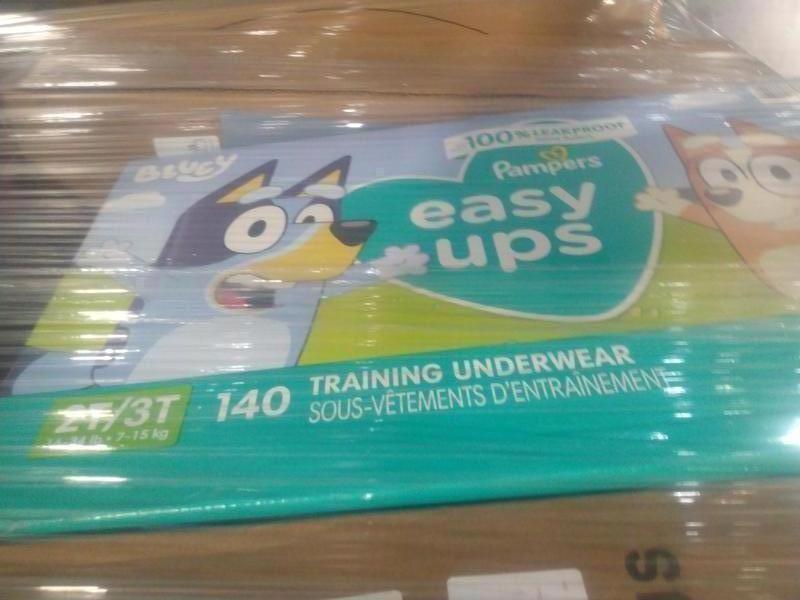 Unprocessed Manifested AMZ LPN Pallet - Superfly Electric Scooter, Tralt Office Chair, Vonluce Chandelier - MSRP $2,065