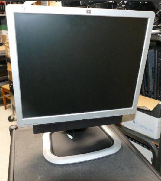 15 Flat Panel Monitors - 17,19 and 20 Inch & More - Dell, HP, & More