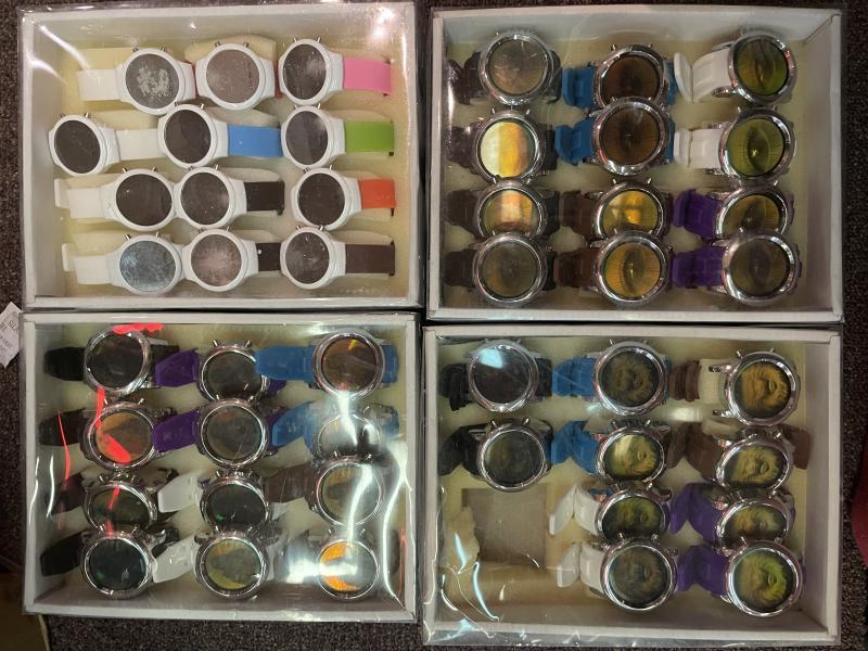 100 Digital watches, New only need batteries