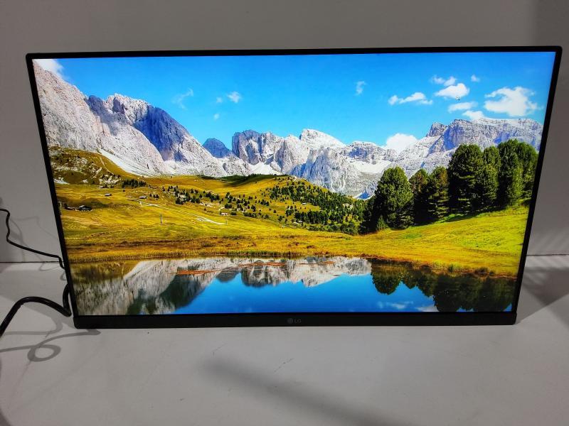 A Grade - LG 24" IPS 100Hz FHD LCD Monitor with AMD FreeSync Technology, Matte Black - MSRP $199