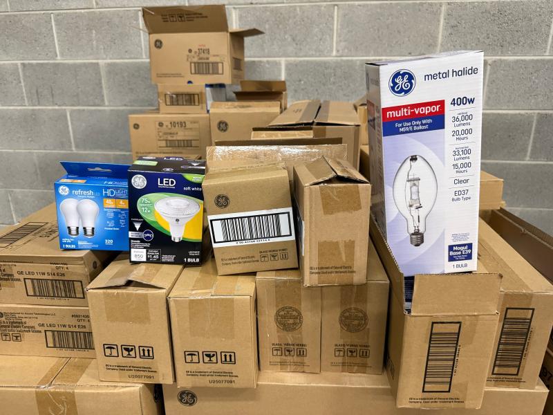 GE Light Bulbs - New