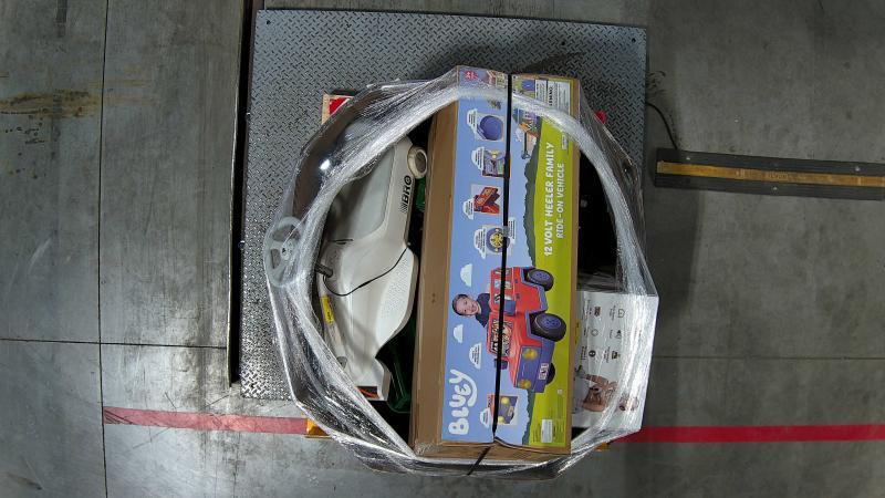 Power Wheels BLUEY 12V RIDE ON, VACUUM GO KART - MSRP $490