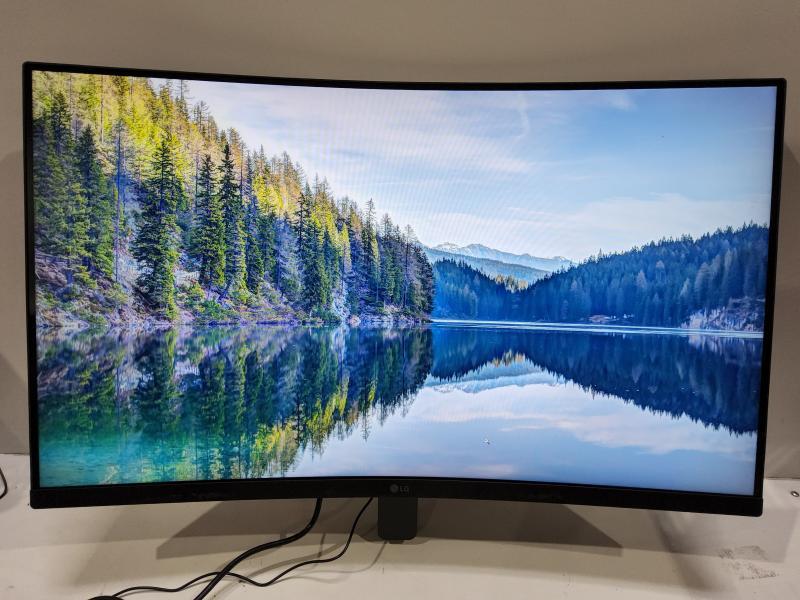 B Grade - LG 32" Curved 100Hz FHD LCD Monitor, Matte Black (Missing Accessories) - MSRP $329
