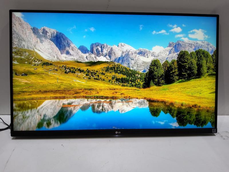 A Grade - LG 32" 4K UHD VA 60Hz AMD FreeSync Monitor, HDR10, Black - MSRP $499