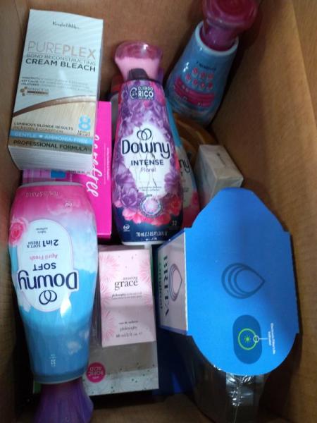 General Merch - Eau de Lacoste Toilette Spray, GilletteLabs Razor Blade Refill Cartridges, Colgate - MSRP $8,328