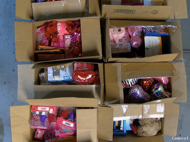 General Merch - Coach New York Perfume, Neutrogena Sunscreen, Festive Voice Heart Wreath - MSRP $11,753