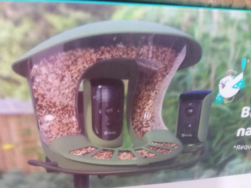 Birdfy 2 Smart Bird Feeder, Robot Vacuum & Mop, Nekteck Foot Massager - MSRP $2,640