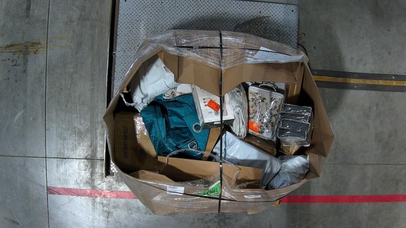 Window Decor - HDC, Best Home Fashion, TOWN & COUNTRY LUXE, LiGHTSOUT, EXCLUSIVE HOME, RICARDO - Est Retail $9,132