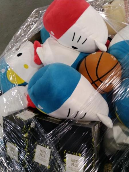 Novelties & Collectors' Items - Playright Mariachi Puppy, Festive Voice Nutcracker, Gund Teddy Bear - MSRP $1,817