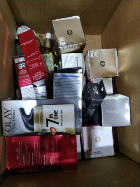 General Merch - Dixie Paper Cups, Men's Briefs, Olay Eye Cream - MSRP $1,296