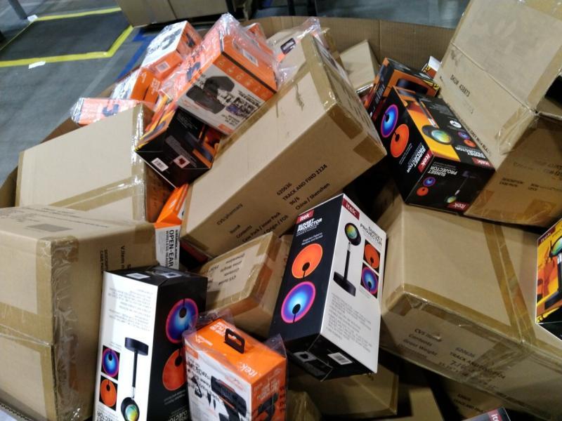 Electronics - iTrek 3-in-1 Wireless Charging Stands, Smart Home Plug & Play Webcams, SoundLogic Headsets - MSRP $32,590