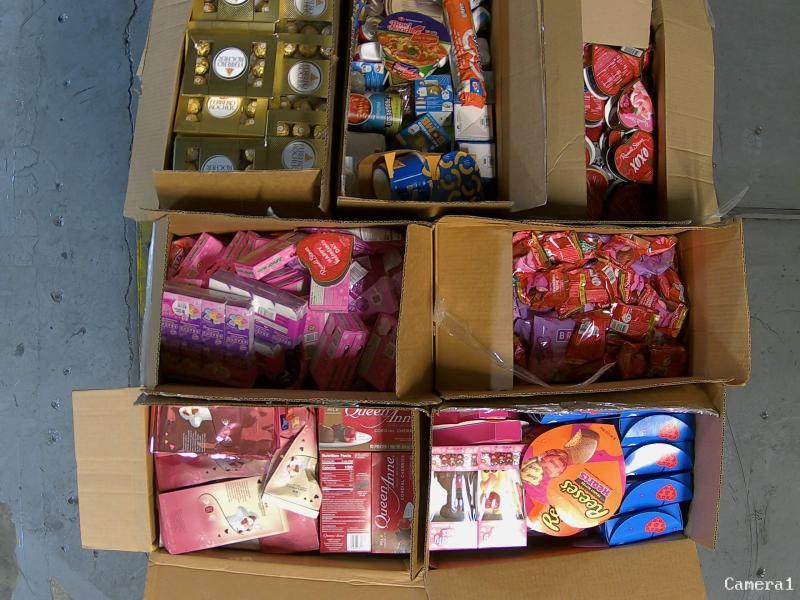 Grocery - Goya Extra Virgin Olive Oil, Oreo Sandwich Cookies, Frankford Krabby Patty Candy Cane Tube - MSRP $9,572