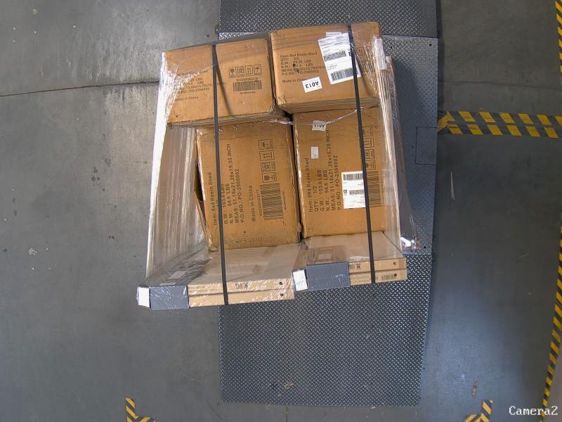 Pallet of Assorted Home Decor - Est Retail $1,530