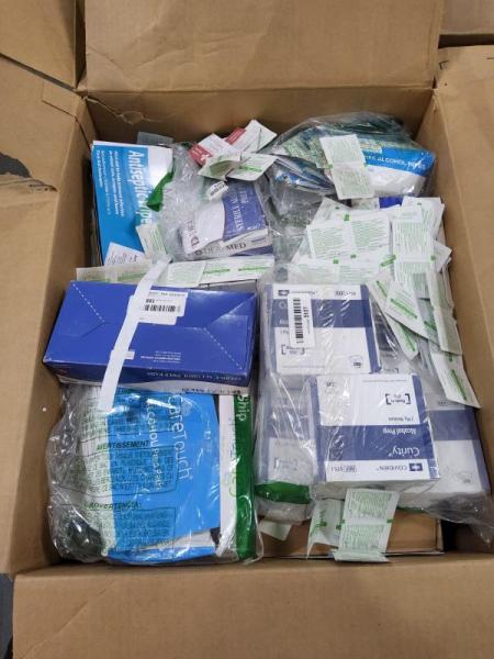 Tubs & Bags of Sanitizing Wipes, Individually Packaged Prep Pads/Cleaning Pads - MSRP $1,114