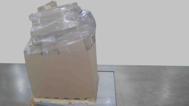 General Merchandise - Hayward Header, TripleAliners Truck Bed Mat, LazBlinds Cordless - MSRP $2,737